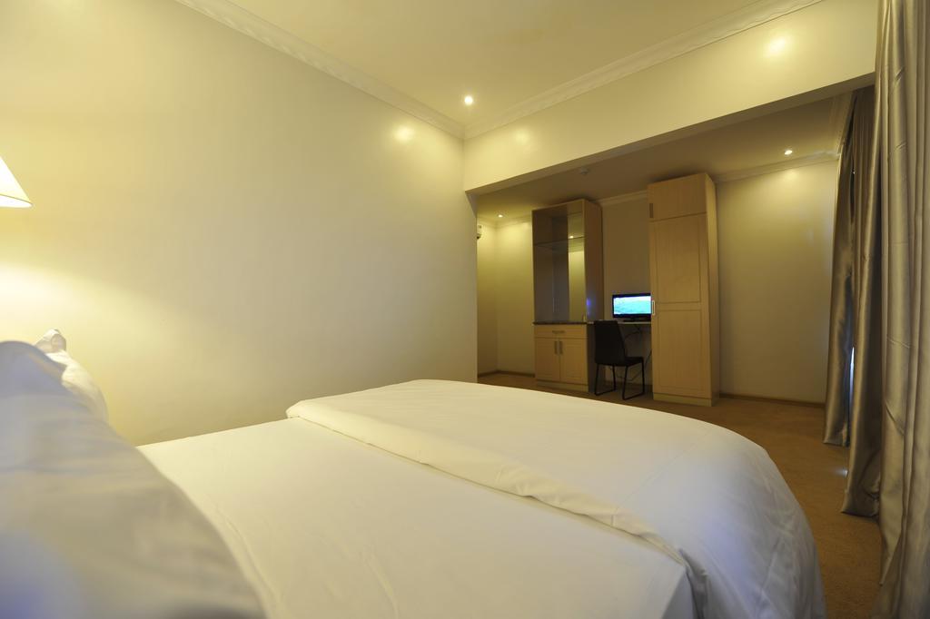 Gloria Hotel Kigali Esterno foto
