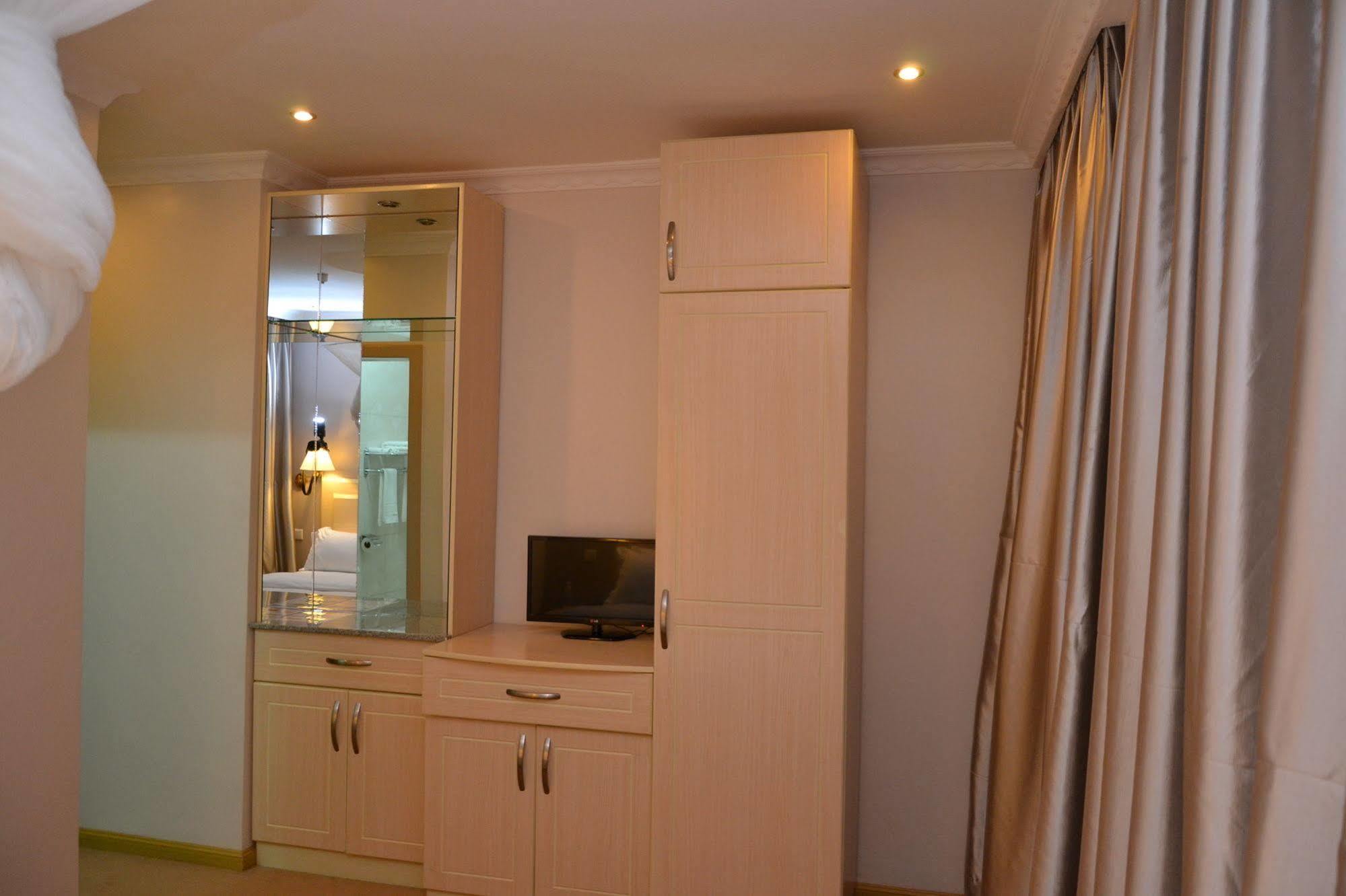Gloria Hotel Kigali Esterno foto