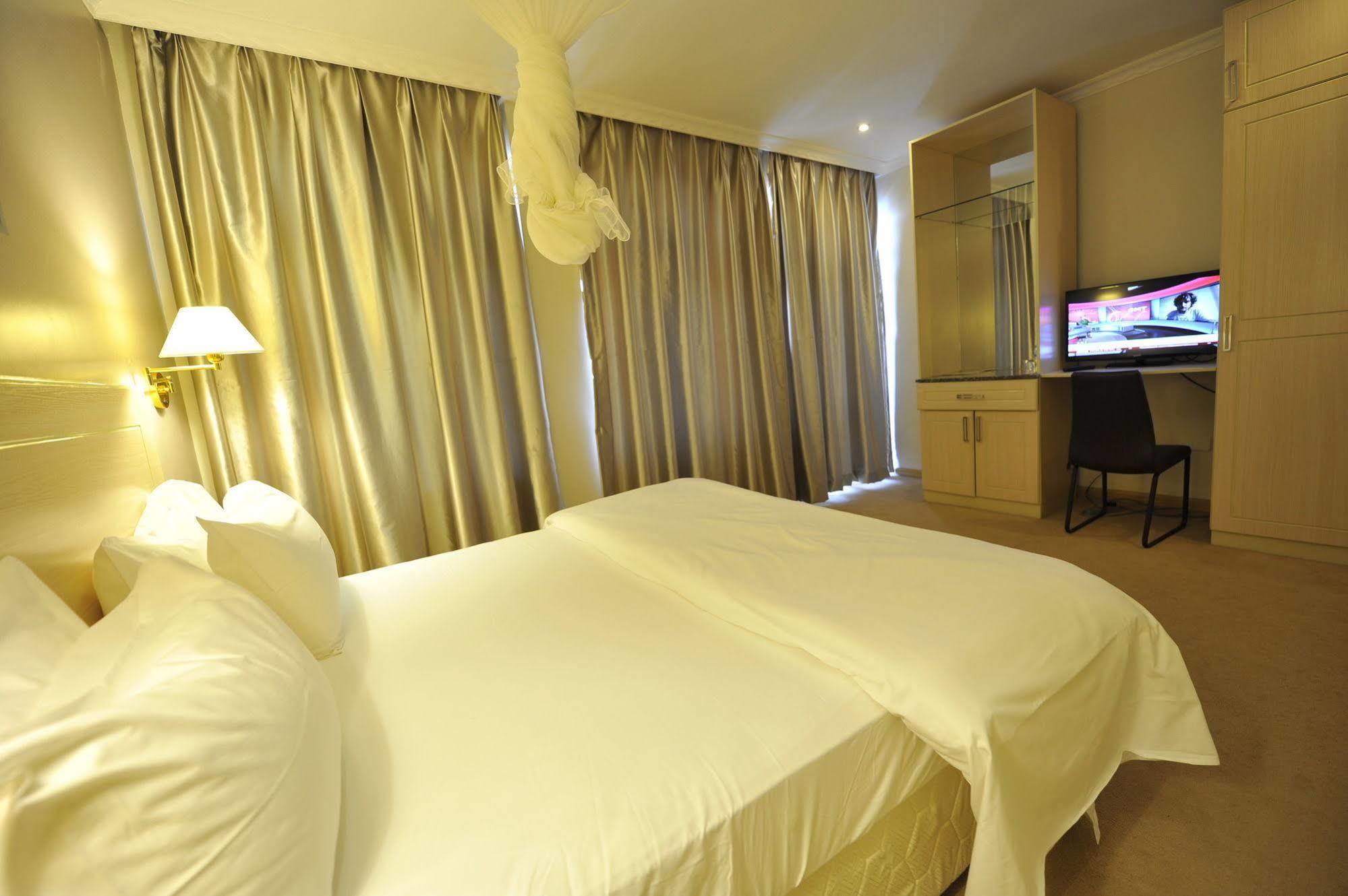 Gloria Hotel Kigali Esterno foto