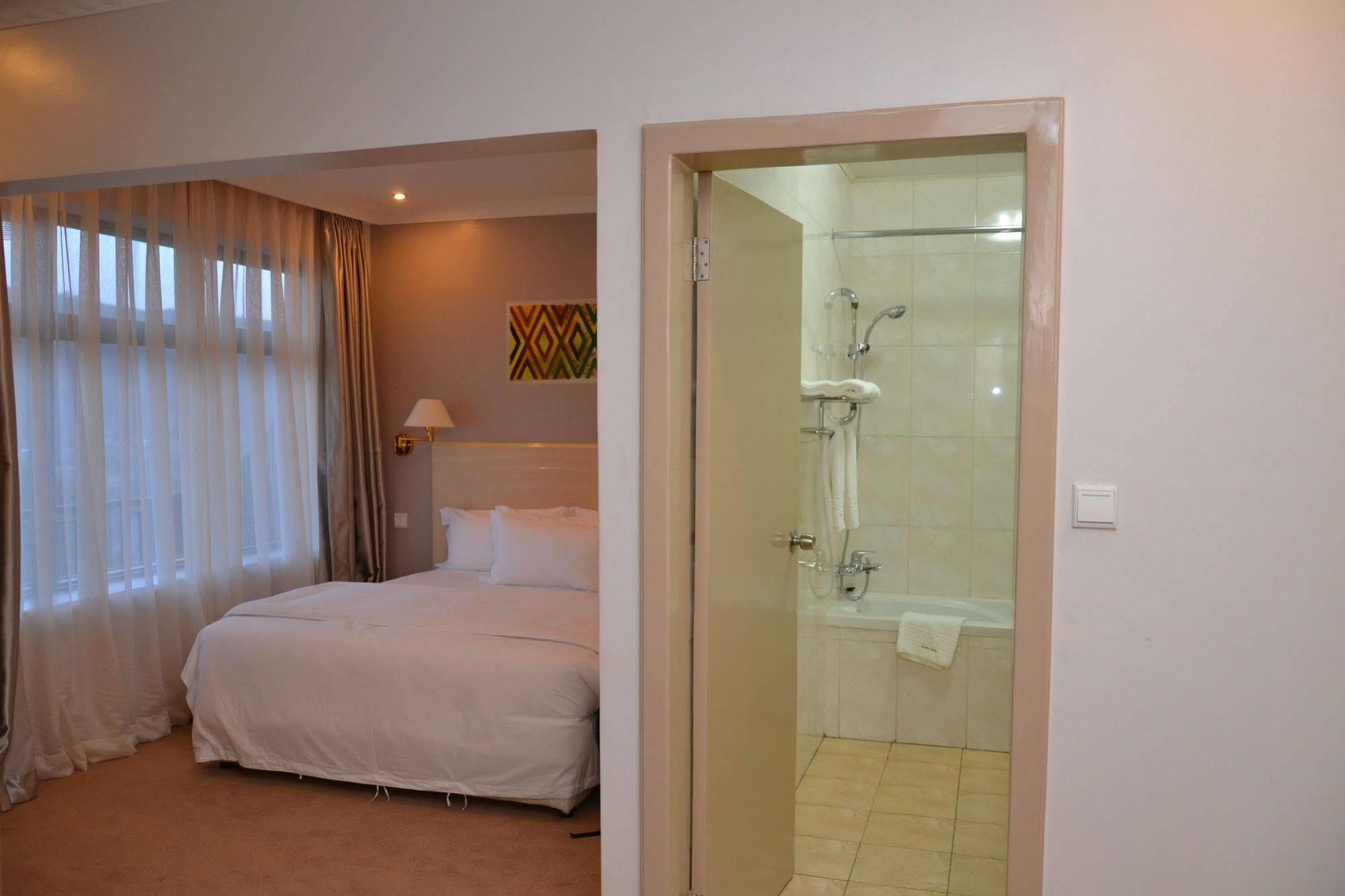 Gloria Hotel Kigali Esterno foto